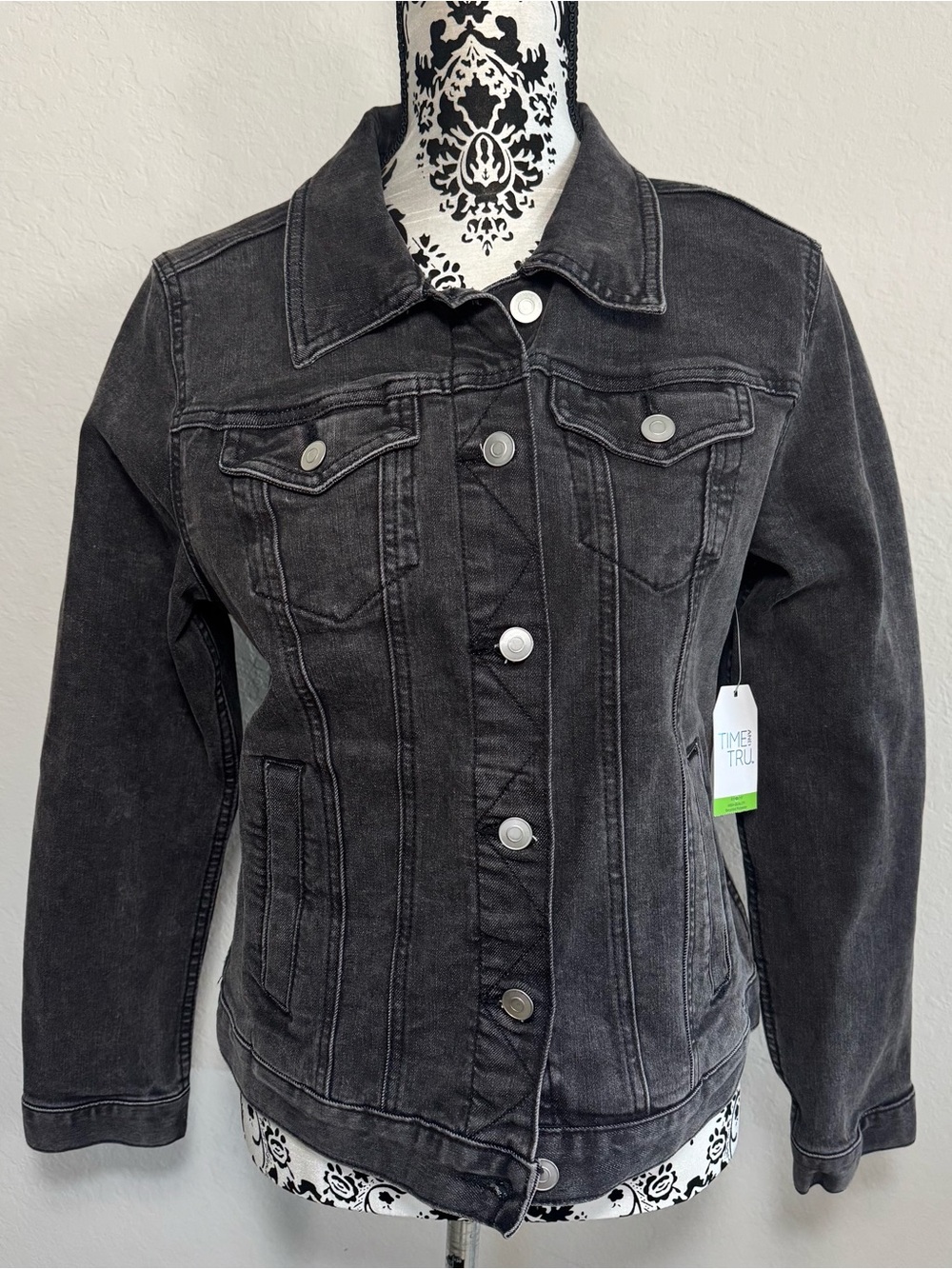 Time And Tru Denim Jean Jacket dark gray size M (8-10) stretch